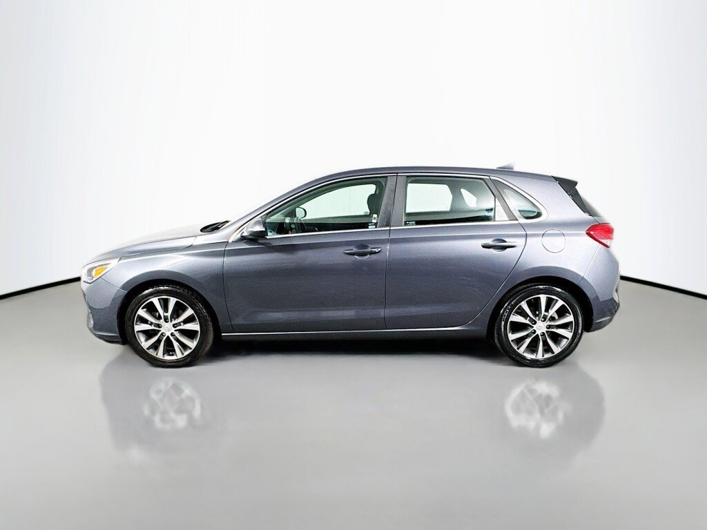 Used 2018 Hyundai Elantra GT w/ Style Package 02 FWD image 2