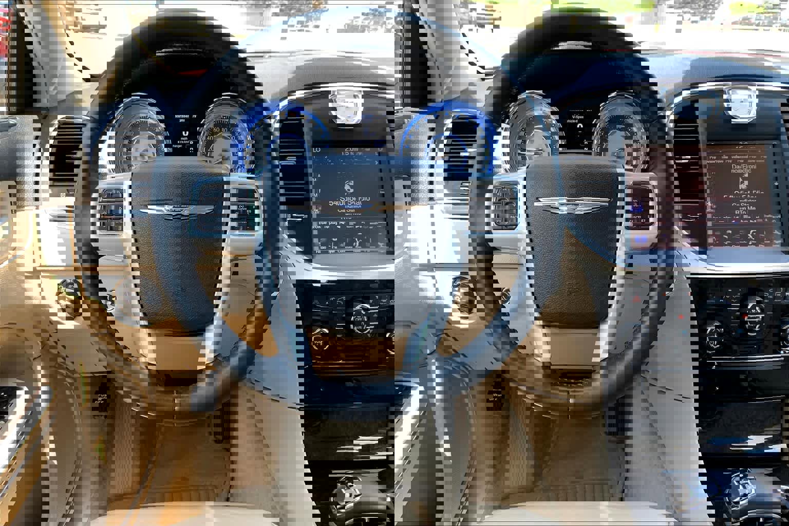 Used 2014 Chrysler 300 image 5