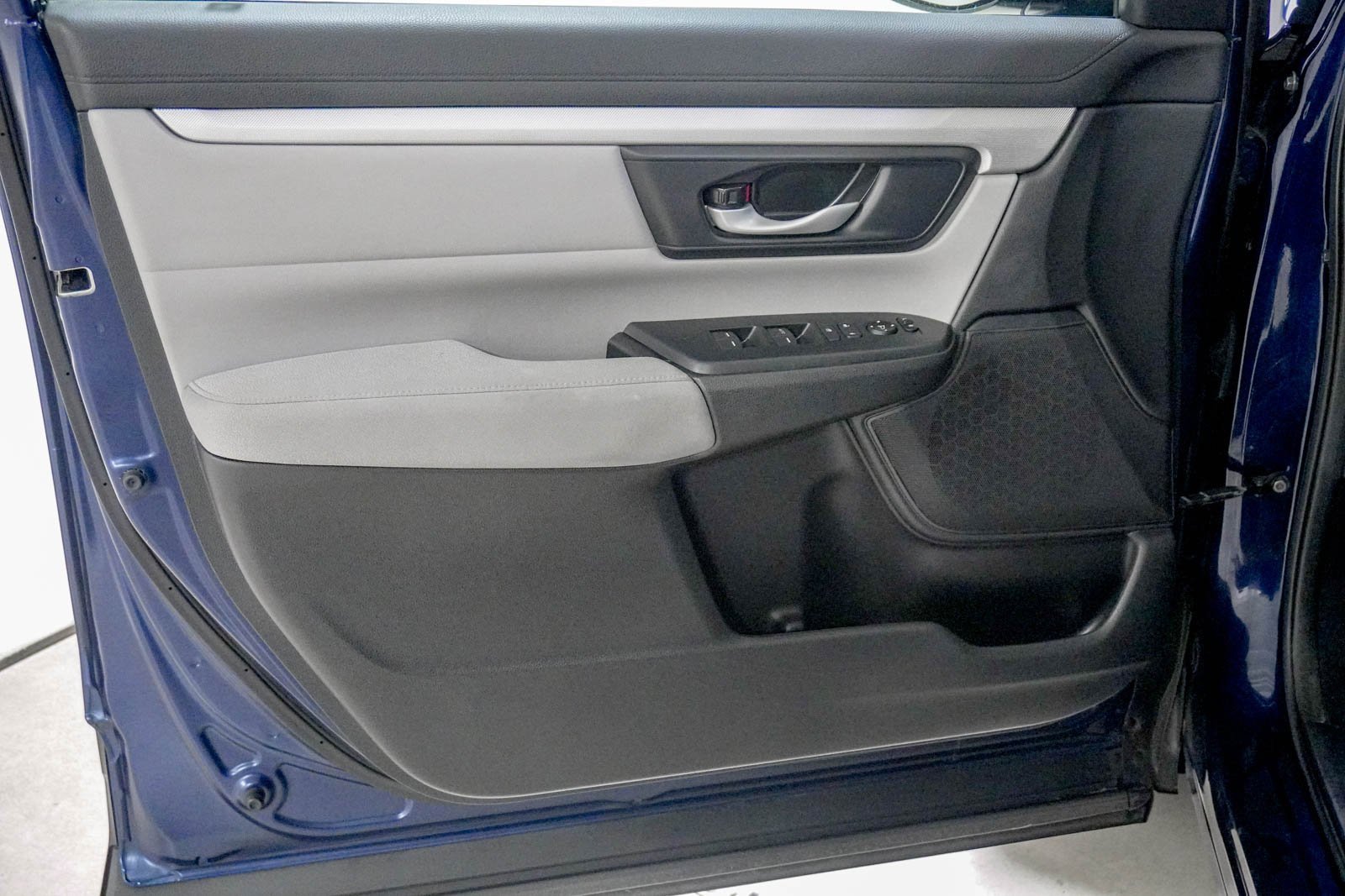 Used 2020 Honda CR-V LX image 16