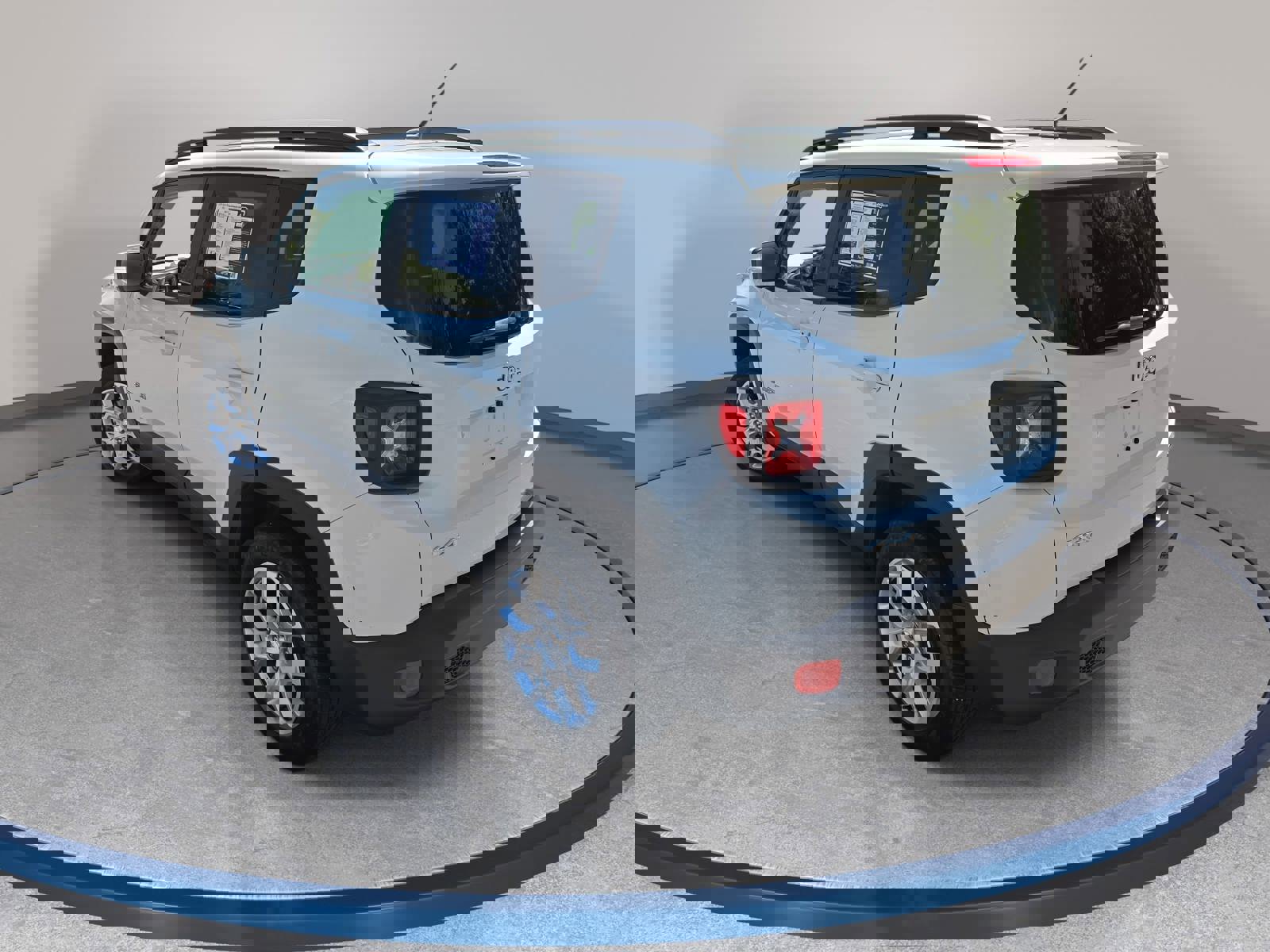 Used 2017 Jeep Renegade Latitude AWD/4WD image 7