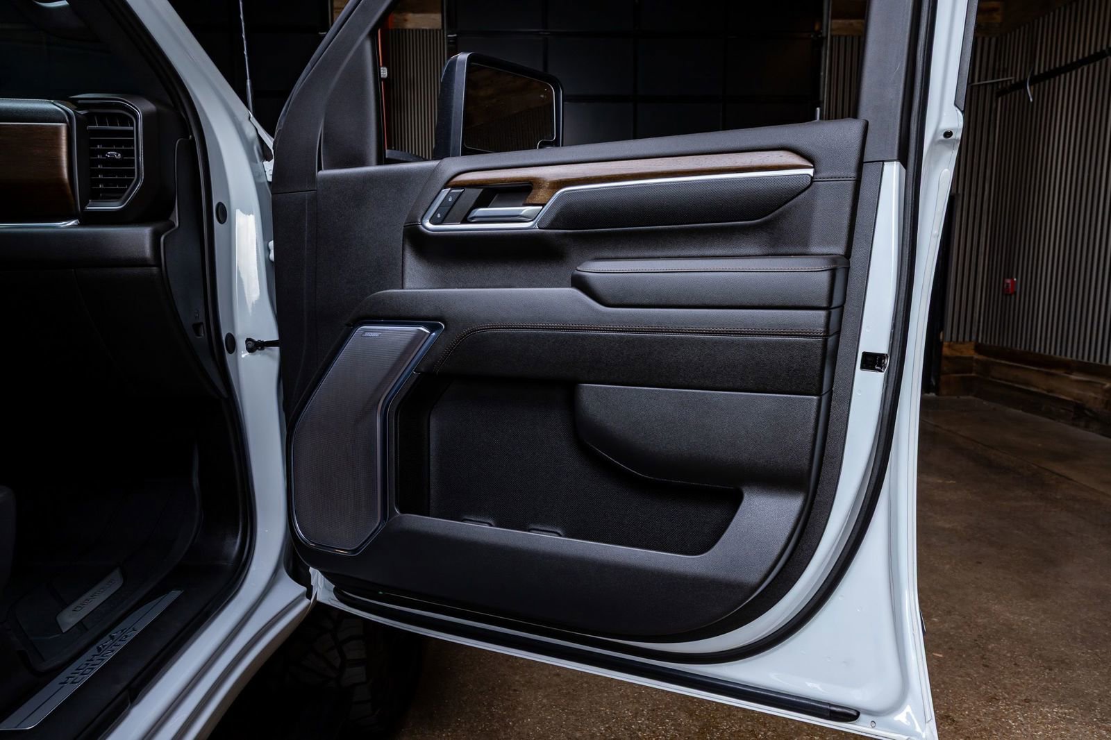 Used 2024 Chevrolet Silverado 3500 High Country w/ High Country Premium Package image 37