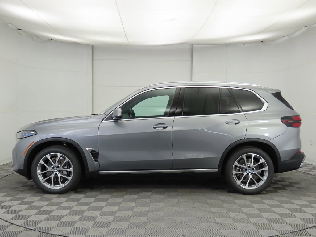 Certified 2026 BMW X5 sDrive40i w/ Parking Assistance Package RWD image 9