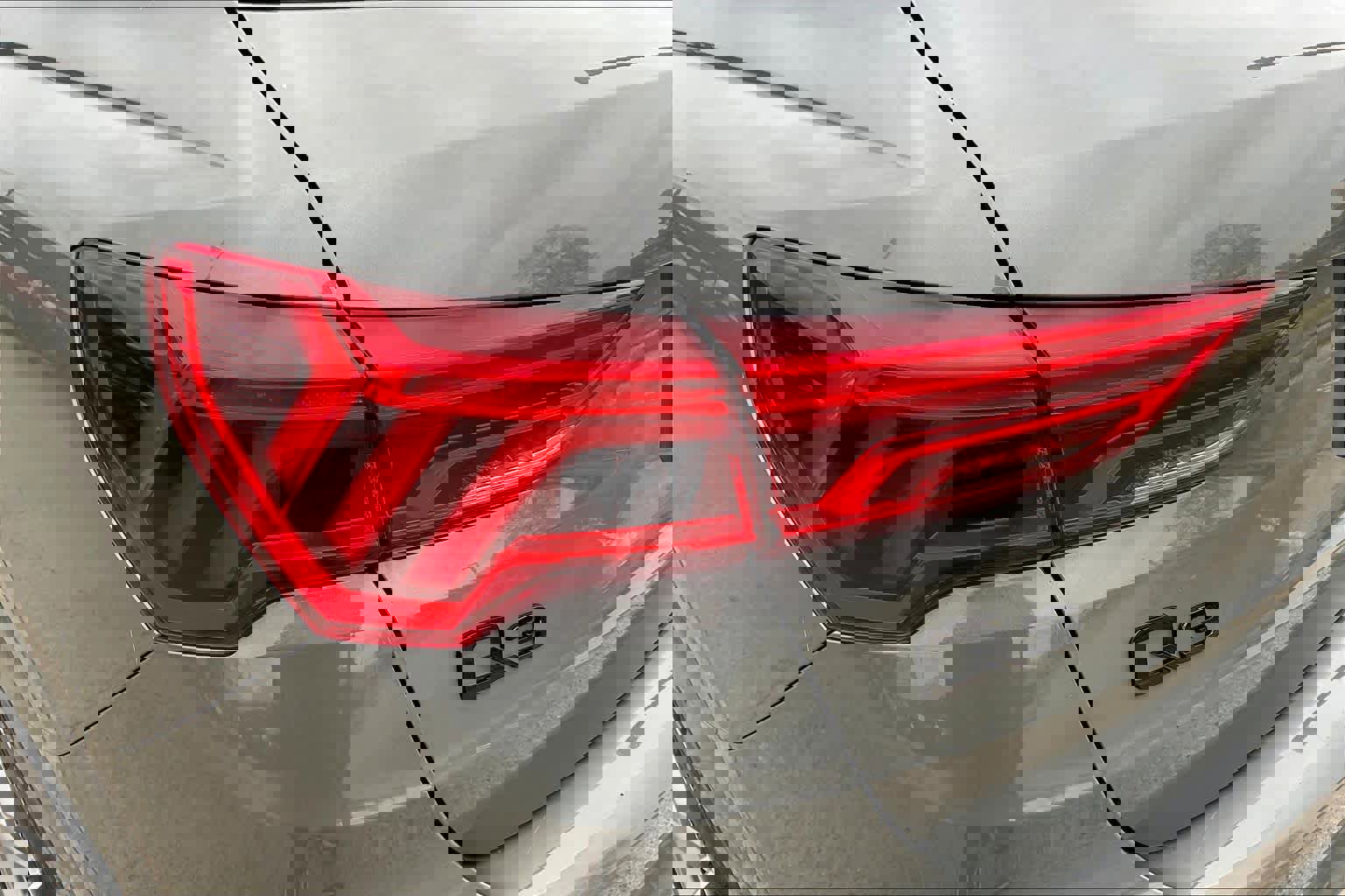 Used 2022 Audi Q3 2.0T Premium Plus w/ Premium Plus Package image 28