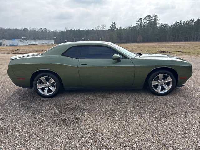 Used 2018 Dodge Challenger SXT image 7