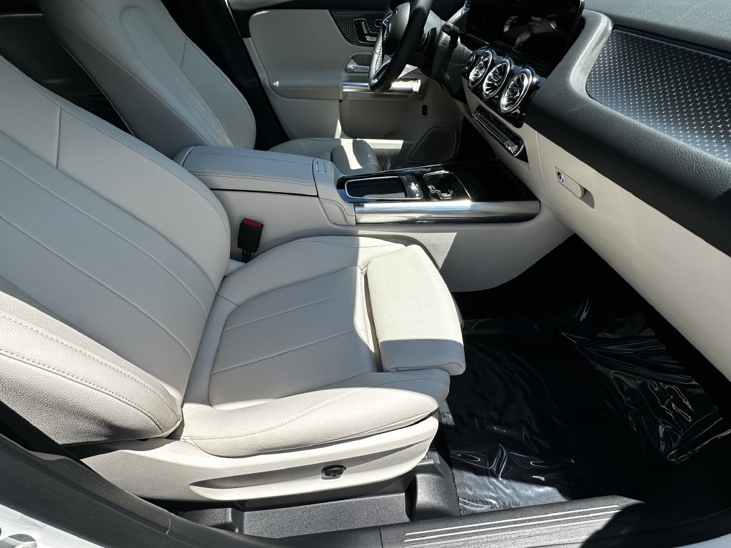 Certified 2025 Mercedes-Benz GLA 250 4MATIC image 15