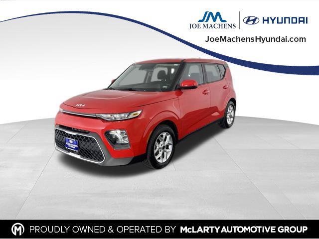 Used 2022 Kia Soul LX w/ Technology Package FWD image 3