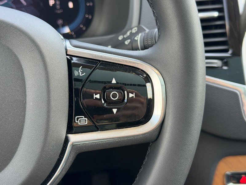 Certified 2023 Volvo XC90 B6 Plus w/ Protection Package Premier AWD/4WD image 21