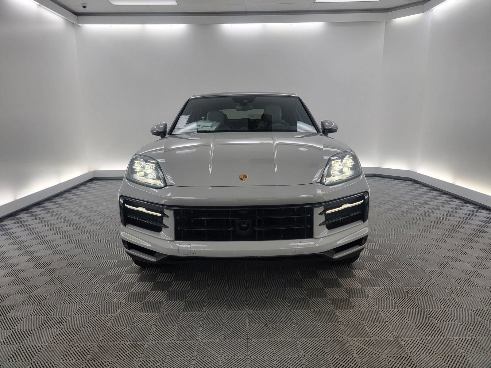 New 2025 Porsche Cayenne S image 9