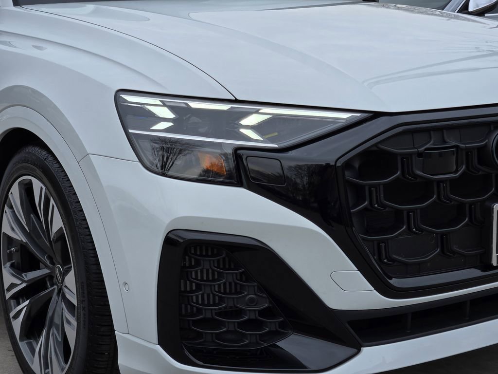 Certified 2025 Audi Q8 Prestige image 12