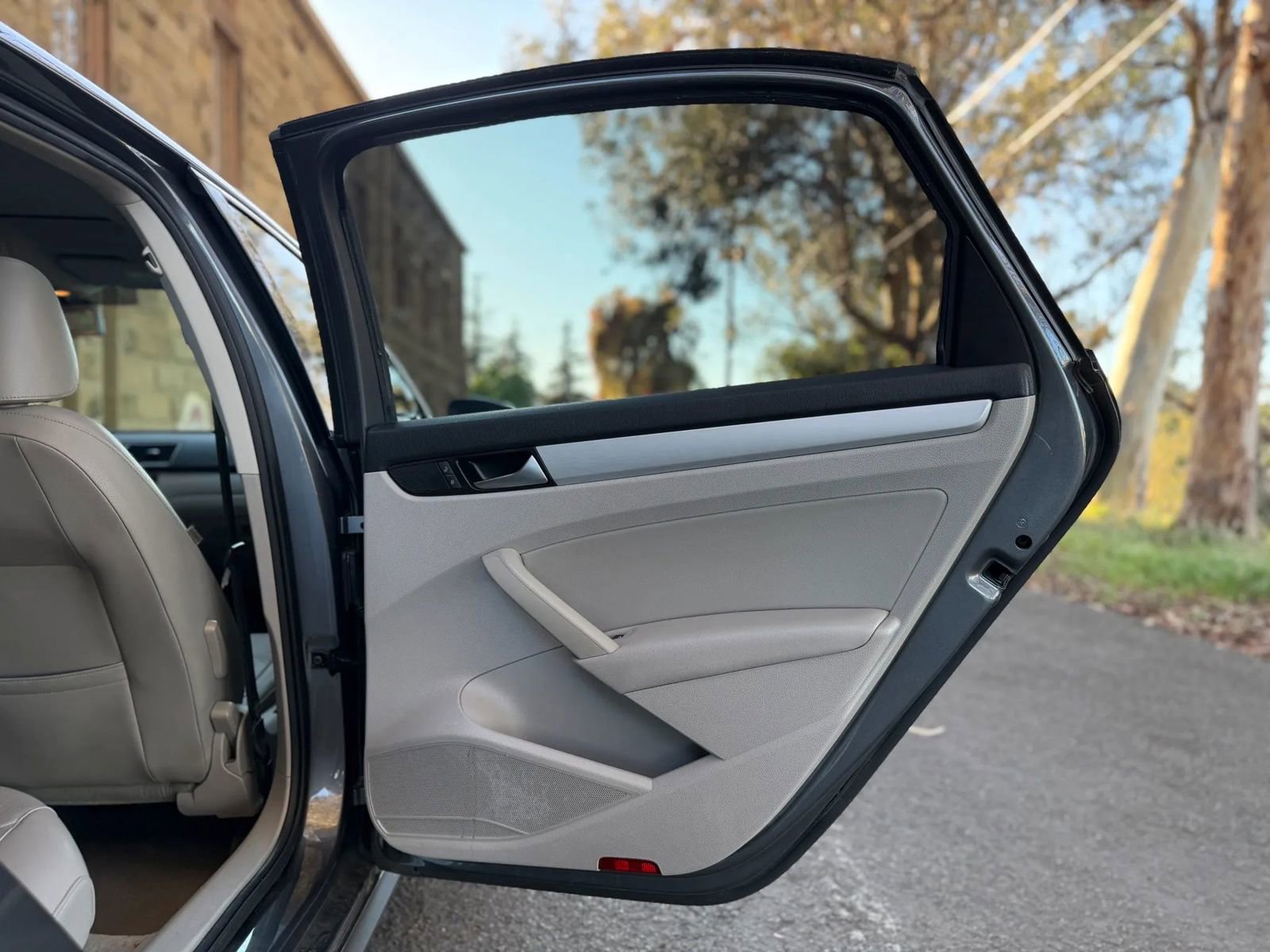 Used 2013 Volkswagen Passat 2.5 SE image 21