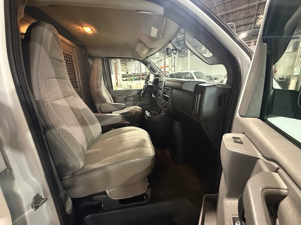 Used 2018 GMC Savana 2500 w/ Driver Convenience Package RWD image 19