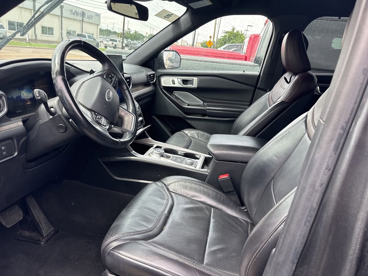 Used 2020 Ford Explorer Platinum w/ Premium Technology Package AWD/4WD image 7