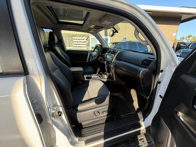 Used 2019 Toyota 4Runner SR5 Premium AWD/4WD image 16