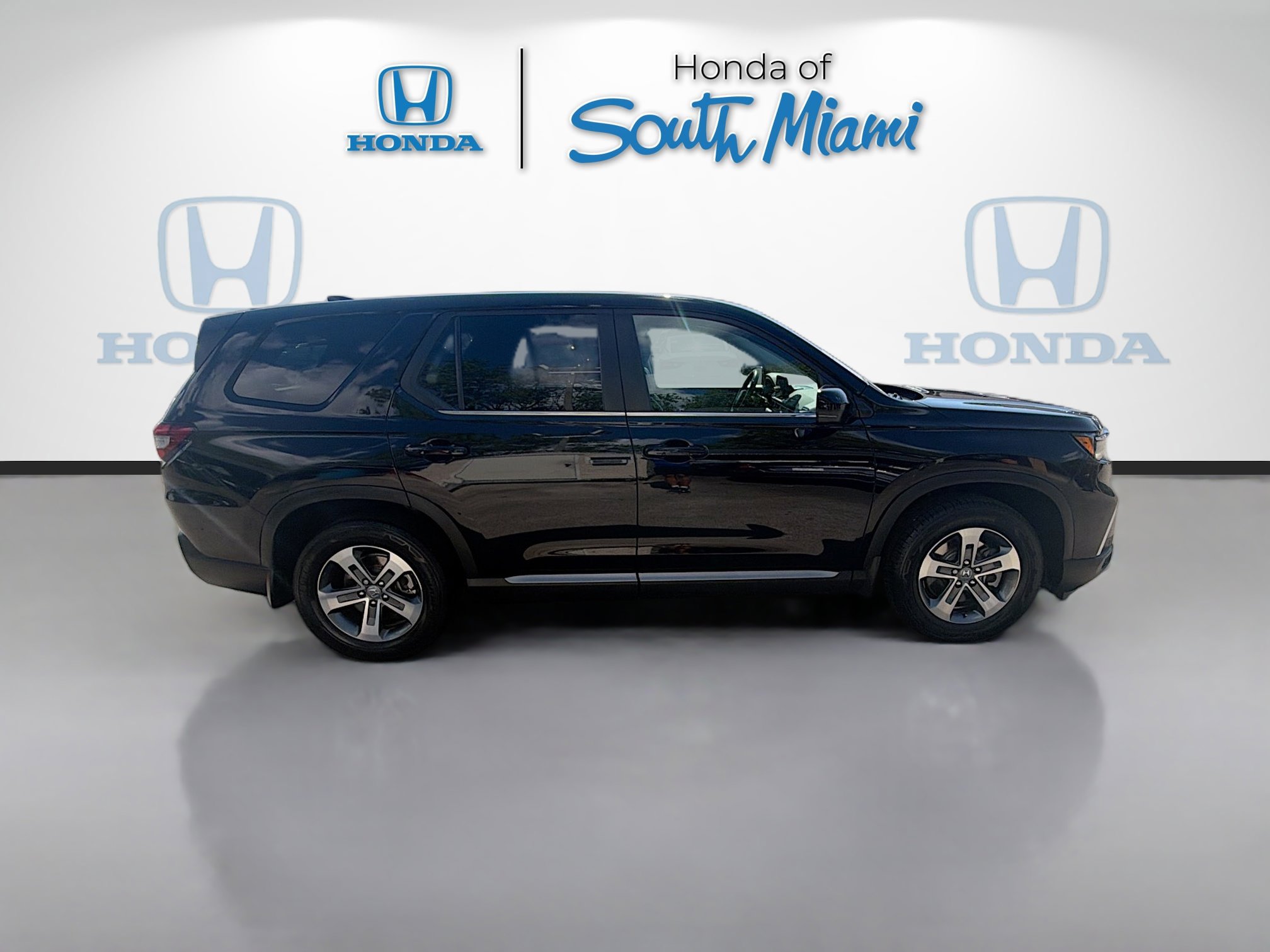 Certified 2025 Honda Pilot EX-L image 8