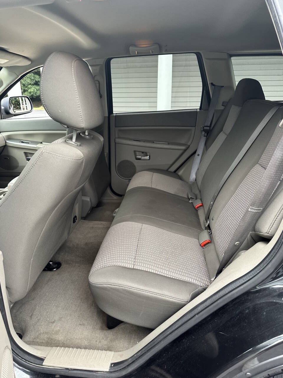 Used 2010 Jeep Grand Cherokee Laredo w/ Popular Equipment Group AWD/4WD image 15