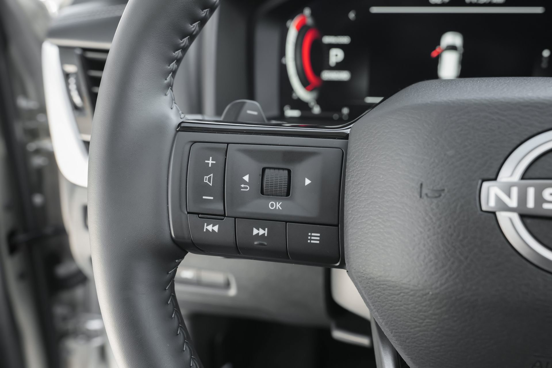 Used 2025 Nissan Rogue Platinum w/ Platinum Premium Package image 20