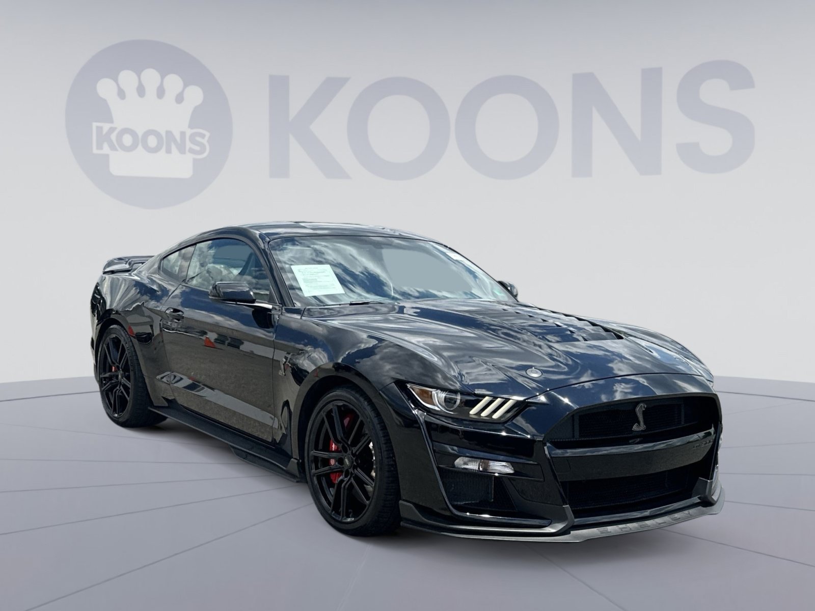Used 2020 Ford Mustang Shelby GT500 w/ Technology Package RWD image 2
