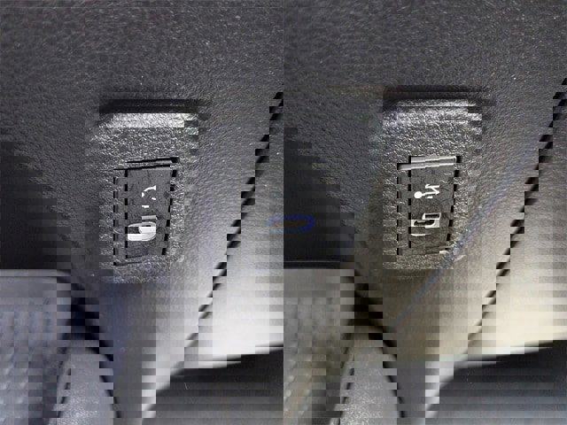 Certified 2025 Toyota Corolla LE image 25