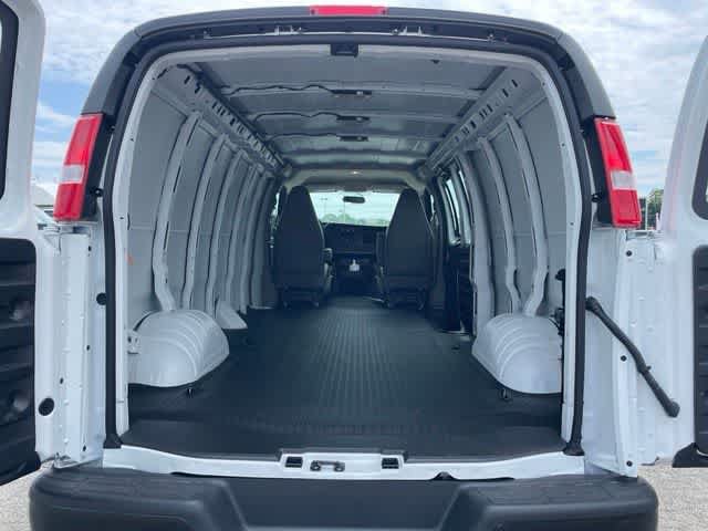 New 2026 Chevrolet Express 3500 Extended w/ Driver Convenience Package RWD image 10