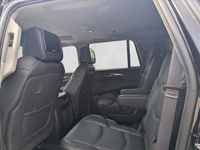 Used 2017 Cadillac Escalade Luxury RWD image 13