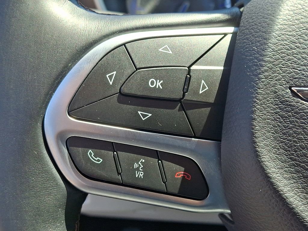 Used 2017 Chrysler Pacifica Touring-L FWD image 21