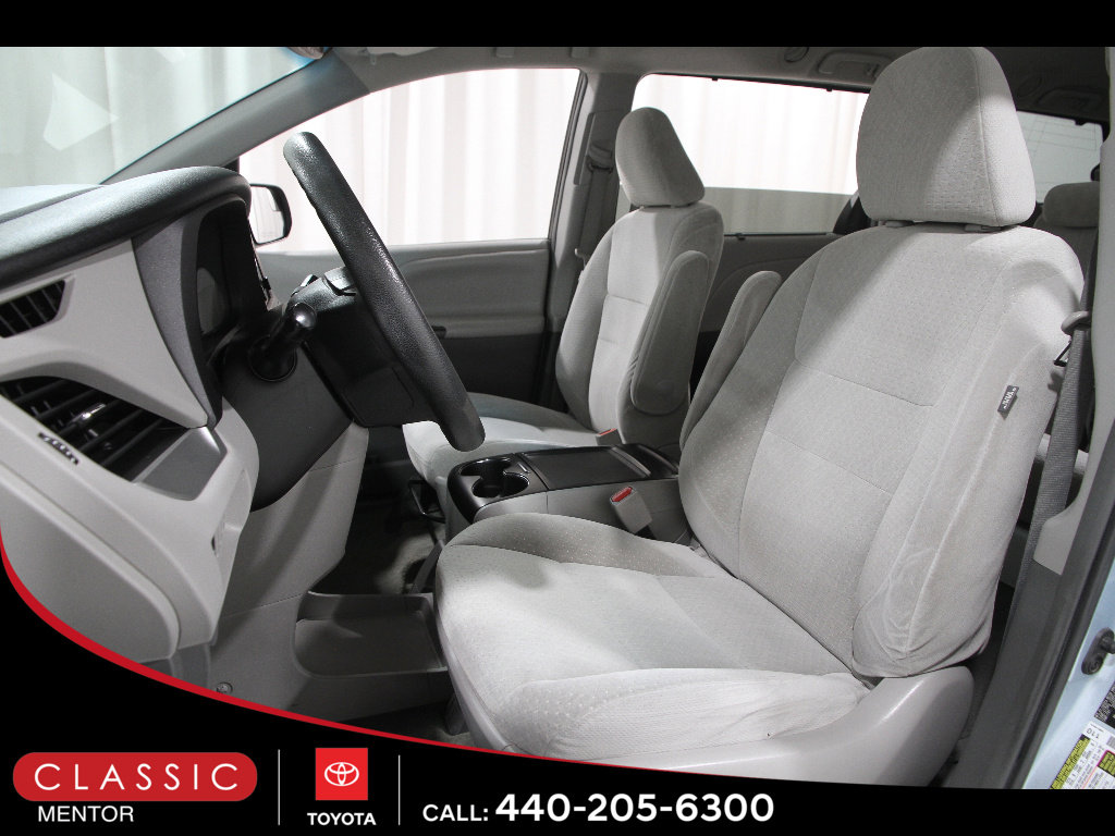 Used 2015 Toyota Sienna LE FWD image 5