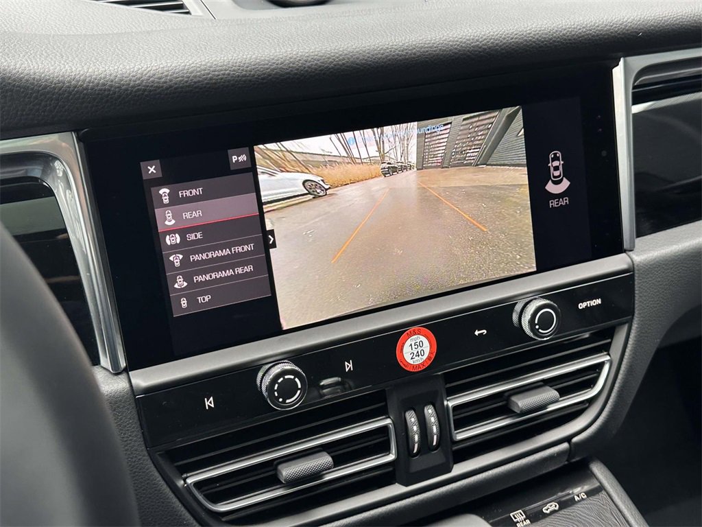 New 2026 Porsche Macan image 24