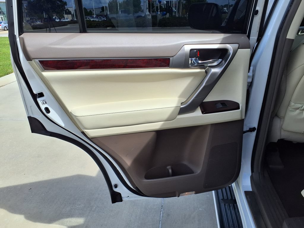 Used 2018 Lexus GX 460 Premium w/ Premium Package AWD/4WD image 14