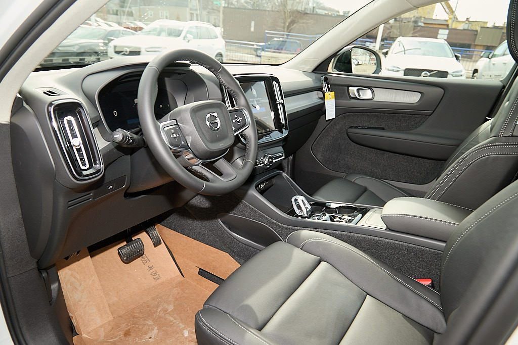 New 2026 Volvo XC40 B5 Plus w/ Protection Package Premier image 12