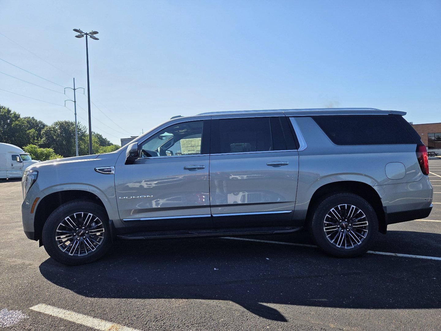 New 2026 GMC Yukon XL Elevation w/ Elevation Premium Package AWD/4WD image 17