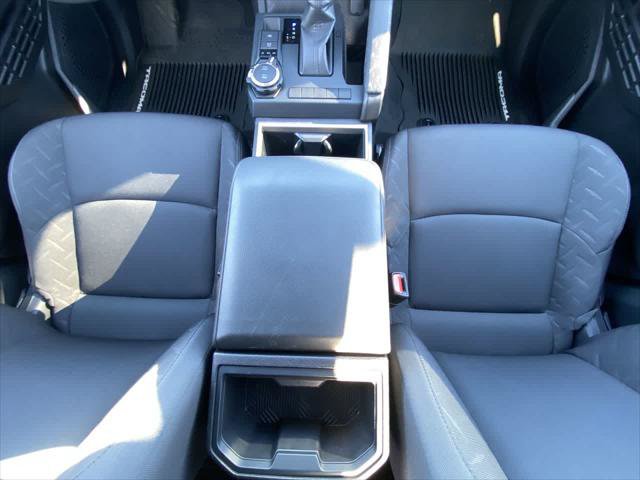 Certified 2025 Toyota Tacoma SR5 AWD/4WD image 20