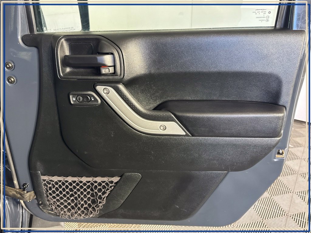 Used 2018 Jeep Wrangler Unlimited Sahara w/ Connectivity Group AWD/4WD image 55