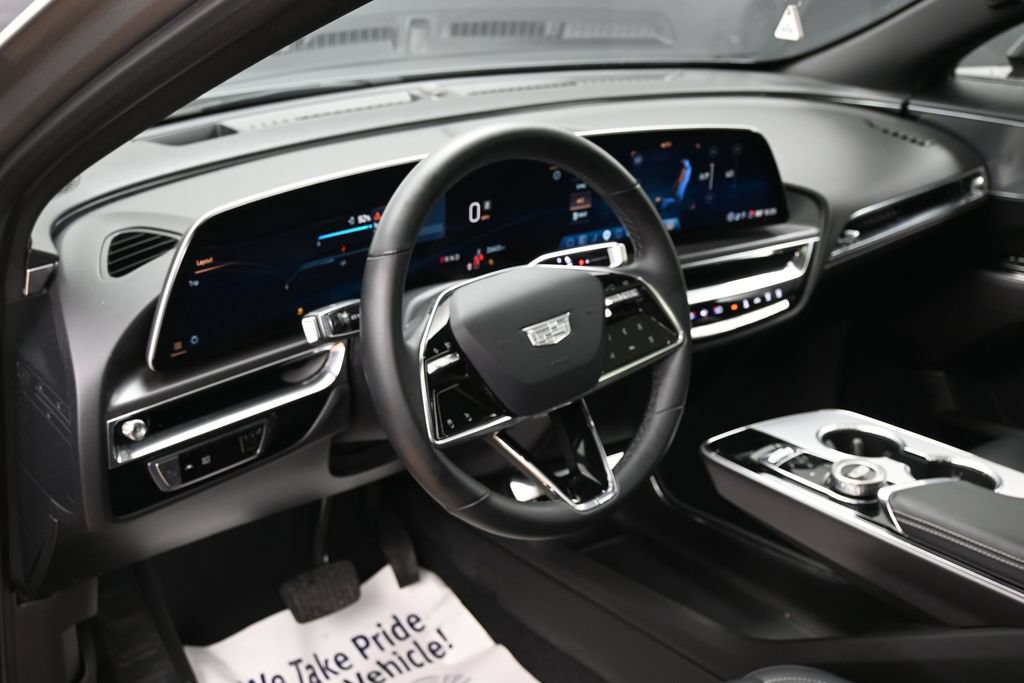 Used 2024 Cadillac Lyriq Tech RWD image 31