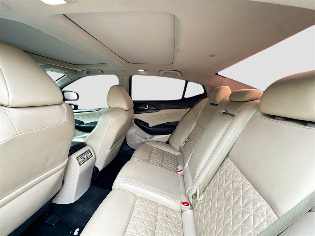 Used 2017 Nissan Maxima Platinum image 25