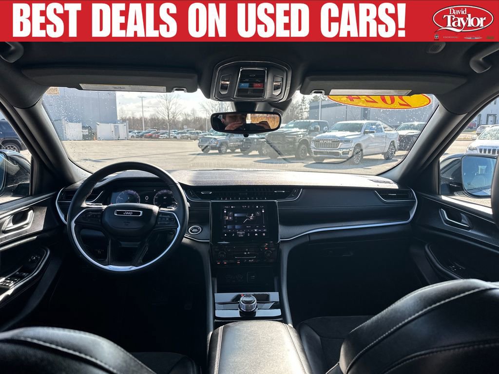 Used 2024 Jeep Grand Cherokee Altitude AWD/4WD image 35