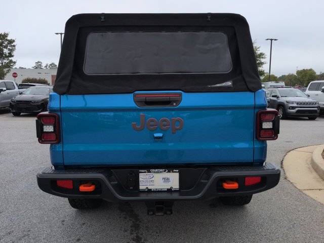 Used 2024 Jeep Gladiator Mojave w/ Technology Group AWD/4WD image 5