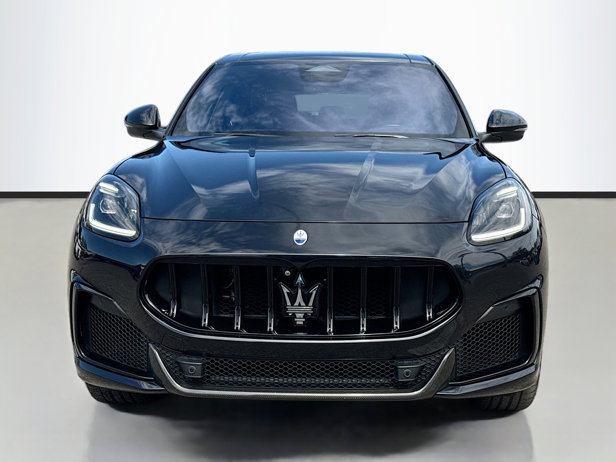 Certified 2024 Maserati Grecale Trofeo image 8