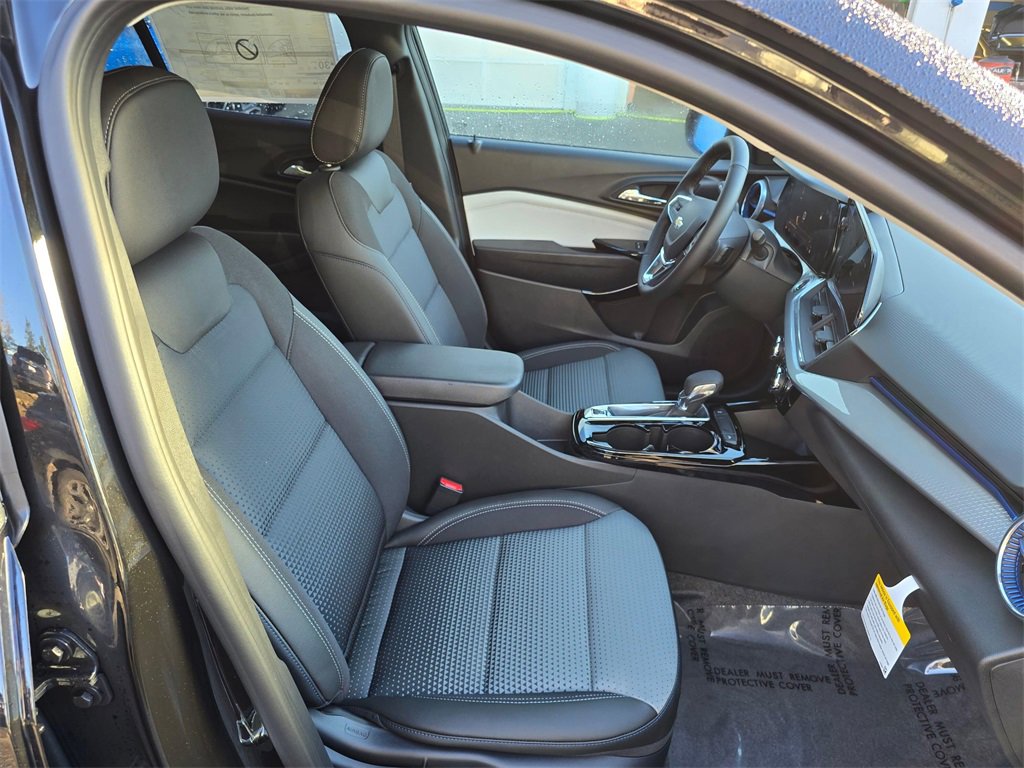 New 2026 Chevrolet Trax LT w/ Driver Confidence Package image 11