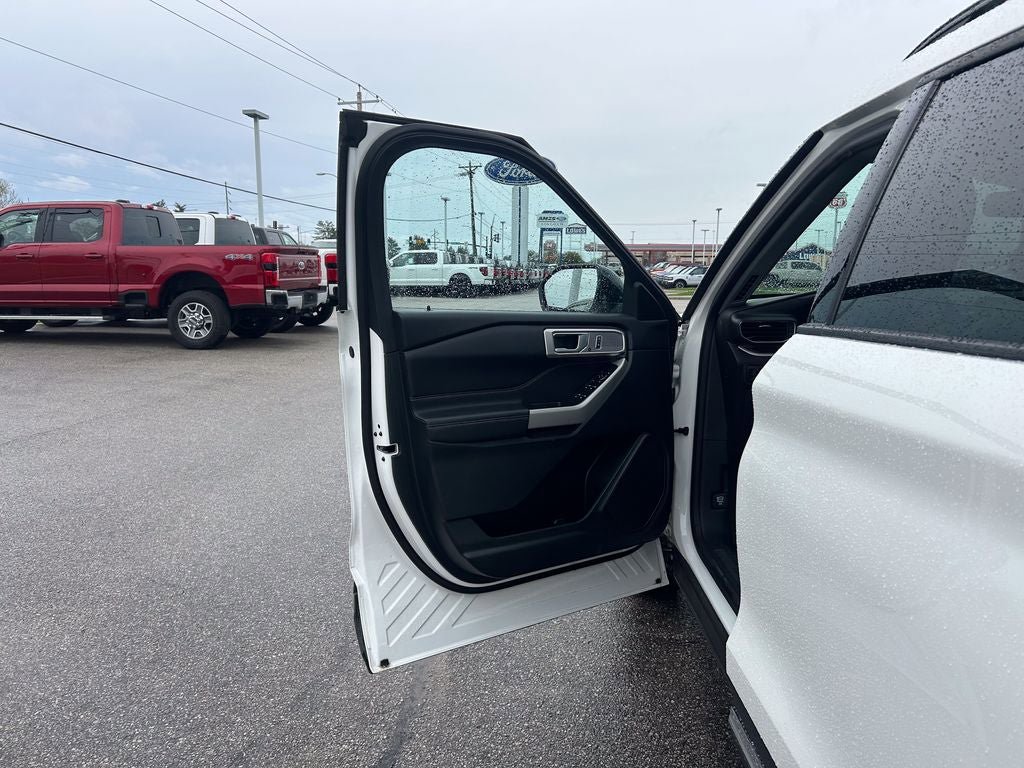 Used 2024 Ford Explorer XLT w/ Equipment Group 202A AWD/4WD image 12