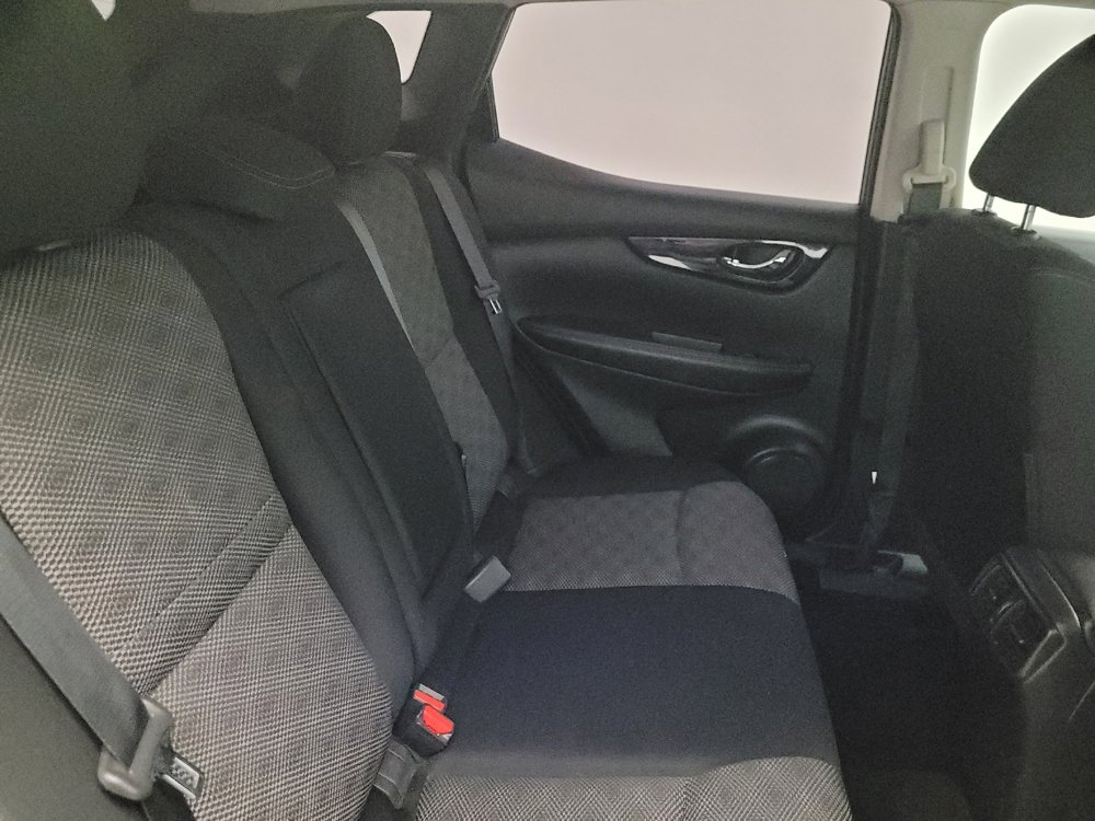 Used 2017 Nissan Rogue Sport SV image 19