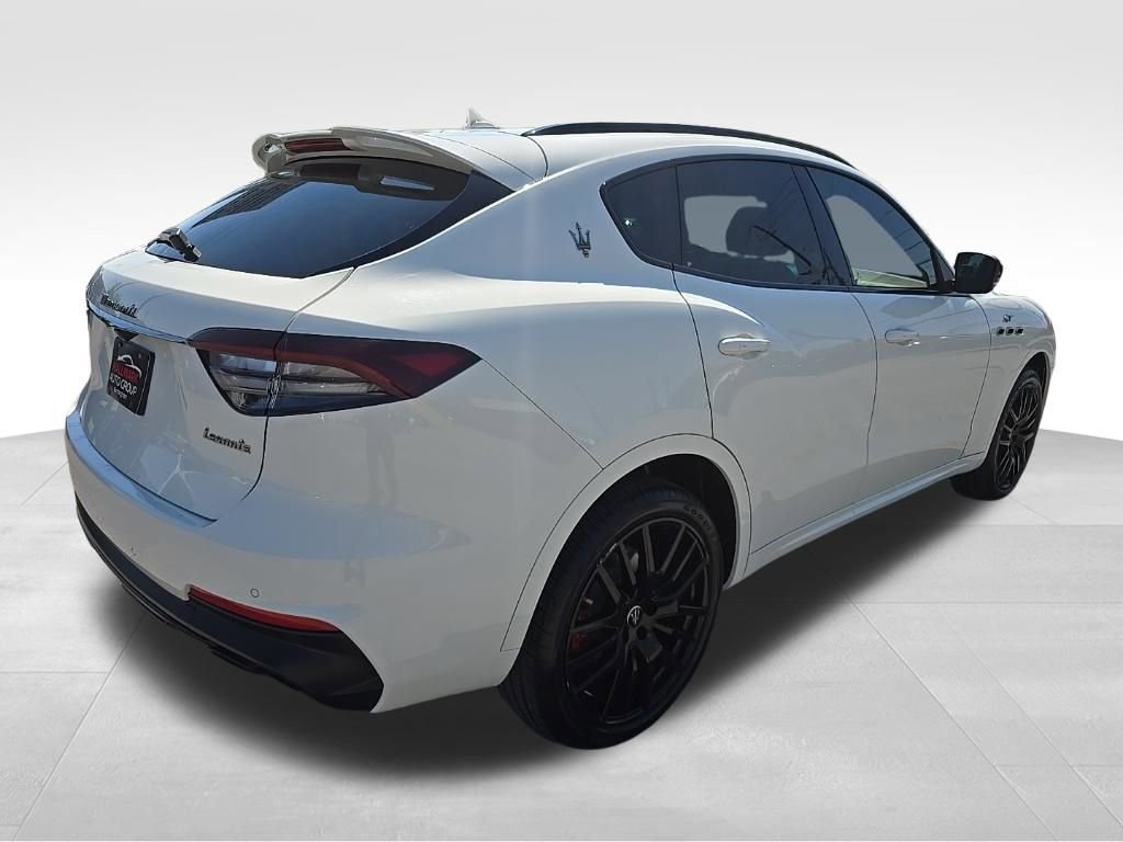 Used 2022 Maserati Levante GT image 3