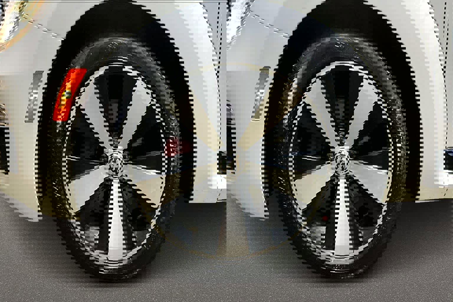 Used 2015 Volkswagen Beetle R-Line image 8