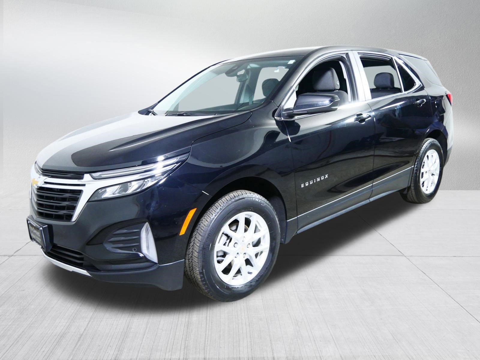 Used 2023 Chevrolet Equinox LT image 3