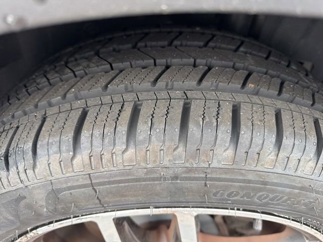 Used 2016 Ford Explorer Limited w/ Equipment Group 301A AWD/4WD image 13
