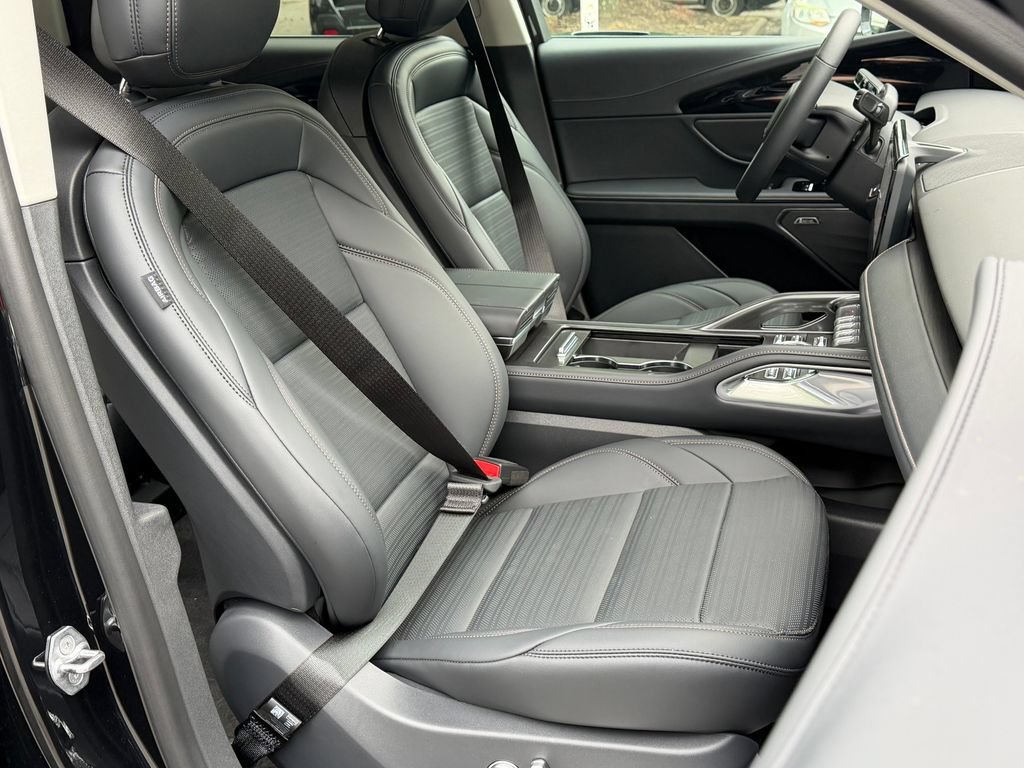 New 2026 Lincoln Nautilus Reserve AWD/4WD image 16