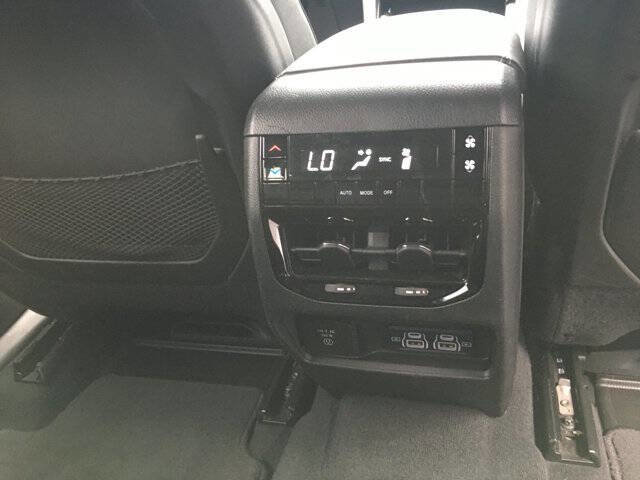 Used 2024 Jeep Grand Cherokee L Laredo image 27