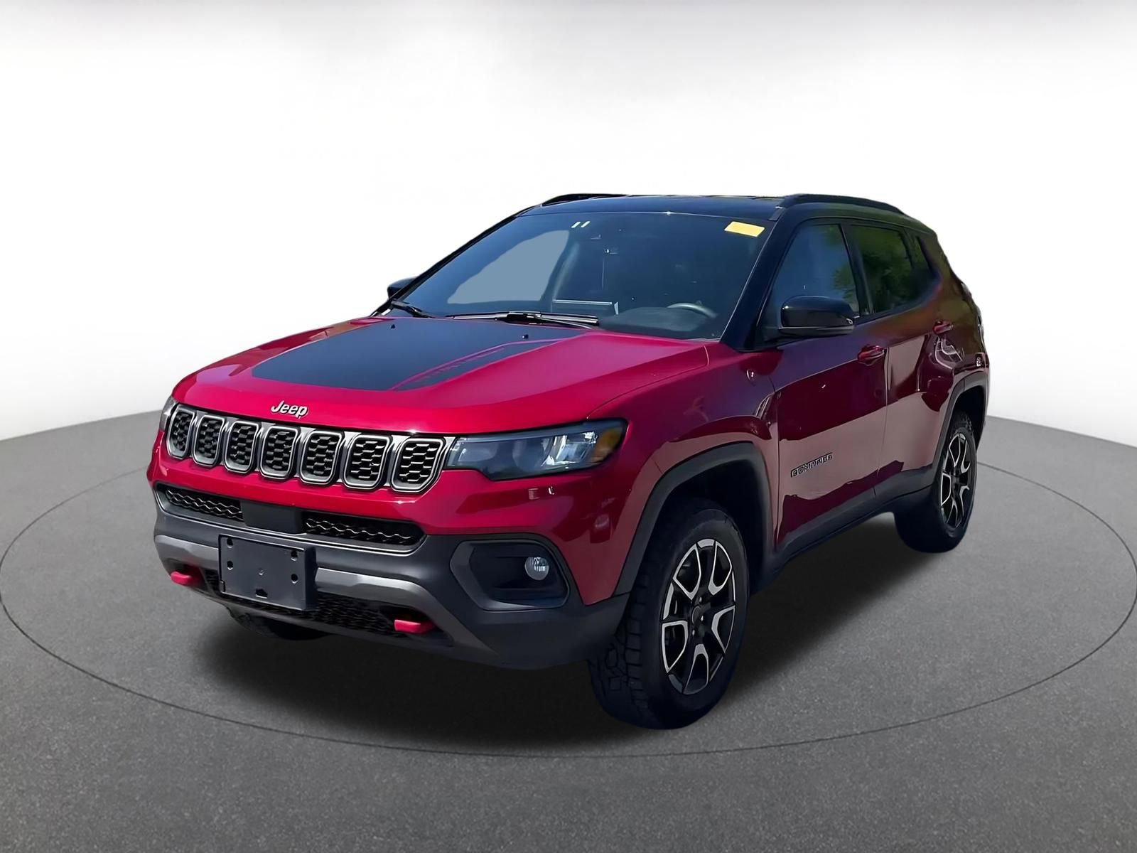 Used 2025 Jeep Compass Trailhawk AWD/4WD image 4