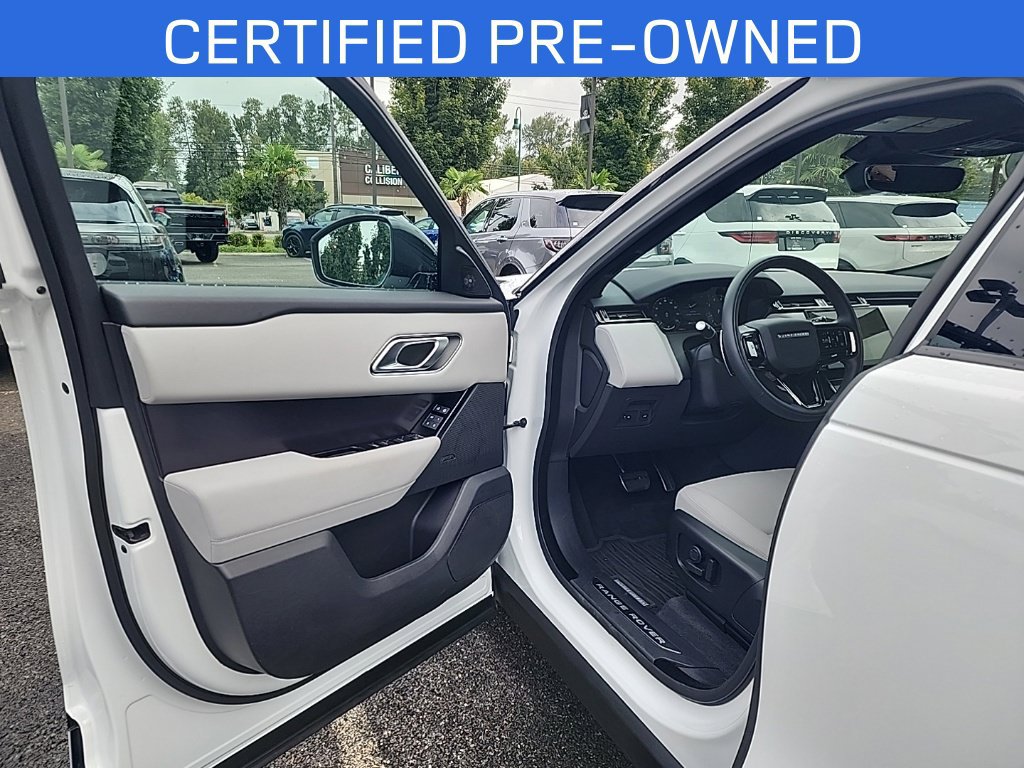 Certified 2026 Land Rover Range Rover Velar Dynamic SE AWD/4WD image 9