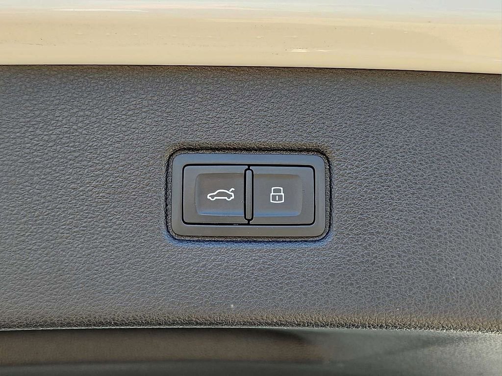 Used 2022 Audi Q7 3.0T Premium Plus w/ Premium Plus Package image 16