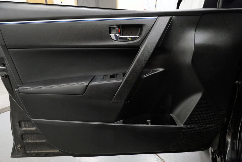 Used 2016 Toyota Corolla L FWD image 11